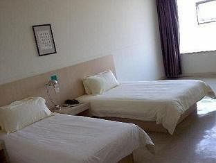 Jinjiang South Railway Station Hotel 3*